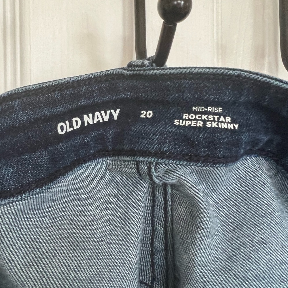 SOLD!!! Old Navy Distressed Rockstar Jeans - Picture 8 of 9